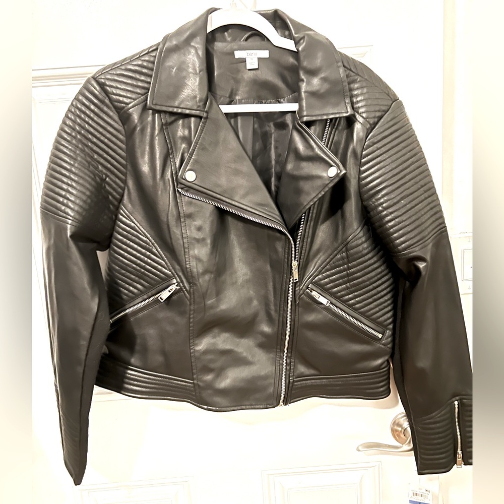 New Macy’s black leather jacket silver zippers L with Tags
